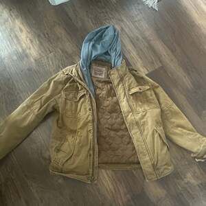 Levi's Men's Brown Washed Cotton Hooded Military Jacket with Quilted Lining
